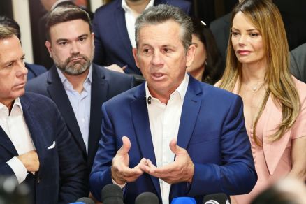O governador Mauro Mendes durante coletiva com a imprensa