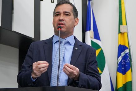 O vereador Tenente Coronel Dias afirmou que homenagem deve ser a pessoas que contribuem para sociedade