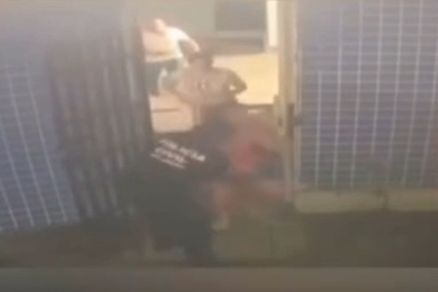 Momento em que policial penal realiza manobra de desengasgo 