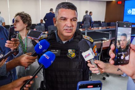 O coronel Cl�udio Fernando Carneiro Tinoco, comandante-geral da Pol�cia Militar