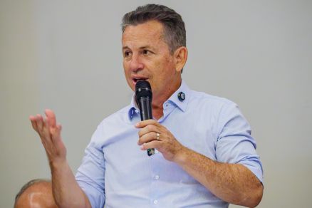 O governador Mauro Mendes, que defendeu a medida do Governo em dividir licitao em lotes
