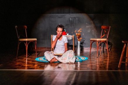 Espet�culo Helena, de Juliane Coelho 