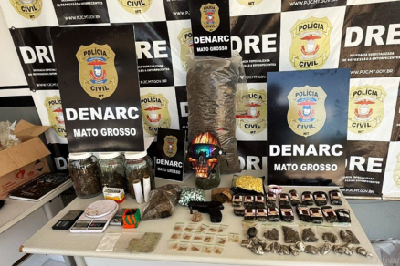 Foram apreendidas grandes quantidades de maconha, cocana, haxixe, compridos de ecstasy e MDMA