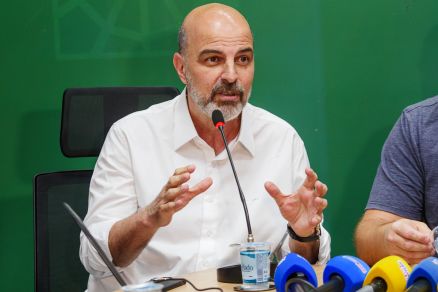 O secretrio de Educao de Cuiab, Amauri Monge, que foi  Cmara defender PPP