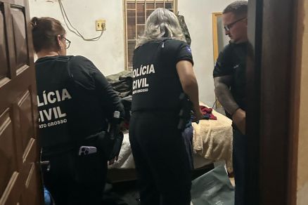 Policiais civis durante cumprimento de mandados de pris�o 