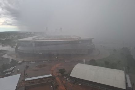 Chuva forte caindo na Arena Pantanal nesta tera-feira em Cuiab 