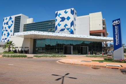 Fachada do Hospital Central, em construo