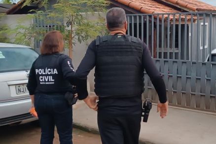 Policiais civil durante deflagrao de Operao Ramus nesta quarta-feira em Cuiab 