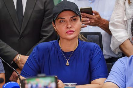 A vice-prefeita Vnia Rosa, que tambm  secretria da Semob
