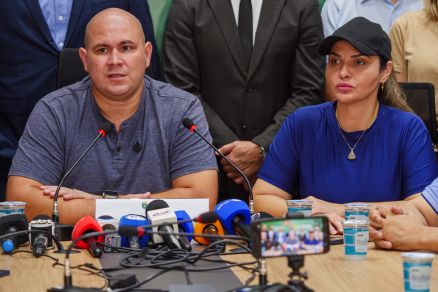 O prefeito de Cuiab, Abilio Brunini, e sua vice, Coronel Vnia: desentendimento 