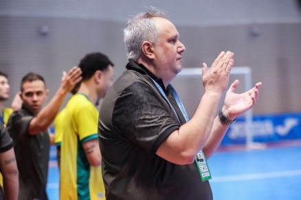 Marcos Penna  treinador de futsal