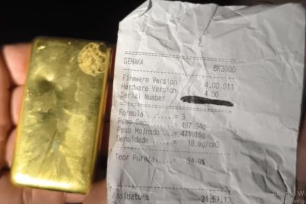O ouro apreendido pelos policiais durante a ao 