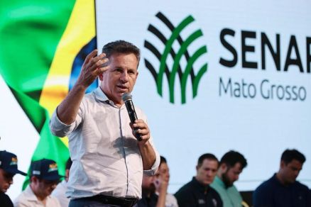 O governador Mauro Mendes discursa na feira agropecuria Norte Show, em Sinop