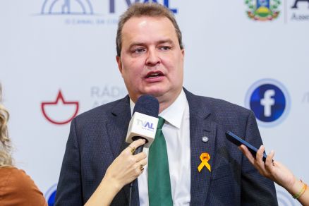 O presidente da Assembleia, deputado Max Russi: moo de repdio