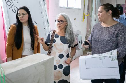 A primeira-dama Samantha Iris e a secret�ria de Sa�de L�cia Helena