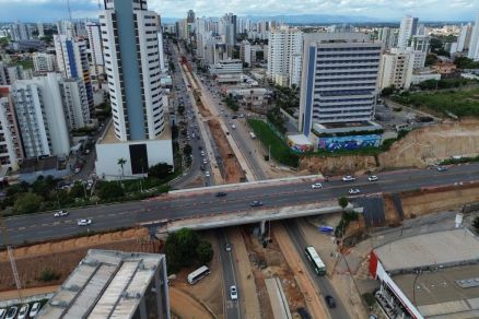 O Viaduto da Avenida Miguel Sutil sobre a Avenida do CPA