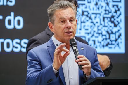 O governador Mauro Mendes, que deu entrevista  rdio Joven Pan