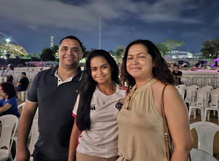 Maristela e famlia aps apresentao 
