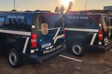 Viaturas da Polcia Civil, que realizou investigao interna