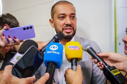 Cleiton Marino Santana, que deixa o comando da Educao