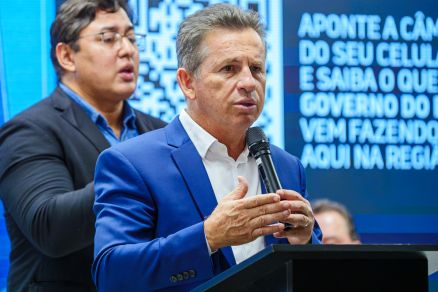O governador Mauro Mendes, que discursou em evento em Braslia