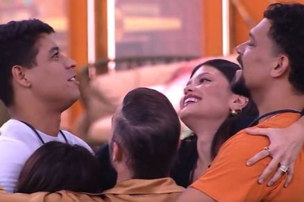 Participantes comemoram a chegada ao 'Top 10' do BBB 25: buscas no Google n�o cresceram nem perto da final, quando o interesse costuma atingir o pico