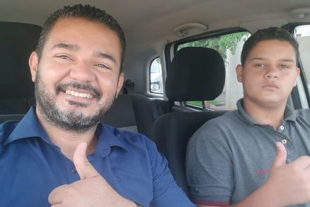 O ex-servidor Benedito Anunciao de Santana e seu filho, Gustavo Benedito