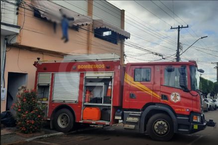 Corpo de Bombeiros esteve na ocorr�ncia para realizar a remo��o da v�tima 
