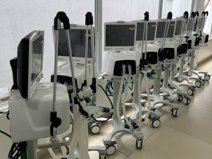 Dez novos ventiladores pulmonares e um ventilador de transporte trazem uma tecnologia avanada e so de fcil manuseio