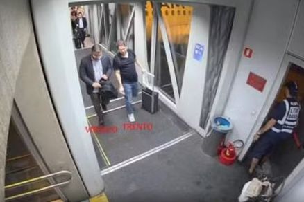 Virglio de Oliveira Filho aparece ao lado do empresrio cuiabano Danilo Trento, emp