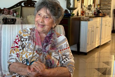 Dona Maria Lygia Garcia, de 97 anos, em sua casa, onde recebeu o MidiaNews