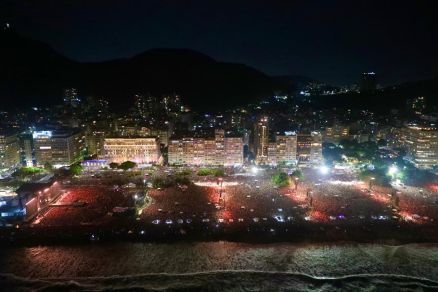 Show reuniu mais de duas milhes de pessoas em Copacabana 