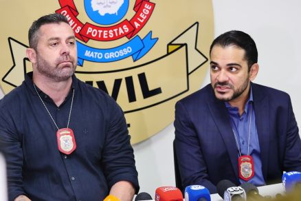 Os delegados Bruno Abreu e Caio Albuquerque em coletiva sobre caso Nery