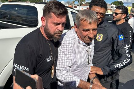 Chagada de Csar Jorge Sechi na delegacia para prestar depoimento 