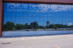 Justi�a suspende contrato de R$ 10,9 mi com empresa de m�dico 