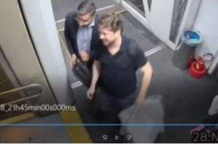 O procurador Virglio Oliveira e Danil Trento no aeroporto de Congonhas