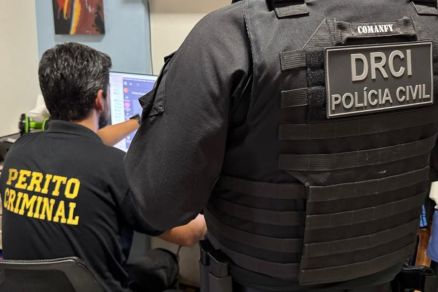 Agentes da Polcia Civil realizaram o cumprimento de mandados de busca e apreenso 