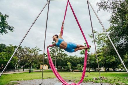 VS ter� oficina de Tecido Acrob�tico com Luma Circo