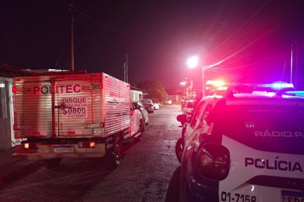 Rua da casa onde ocorreu o feminicdio; suspeito  procurado