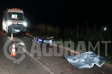 A v�tima morreu no local do acidente, na noite deste domingo