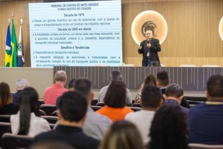 O segundo m�dulo do MBA em Gest�o de Cidades foi ministrado pelo professor Luiz Miguel de Miranda