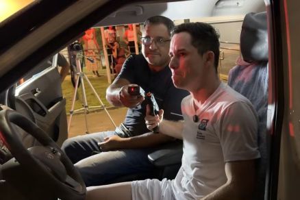 Bruno Felisberto (de branco), que matou a namorada com um tiro, participou da simulao do crime