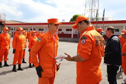 Cadetes do primeiro Curso de Forma��o de Oficiais (CFO)