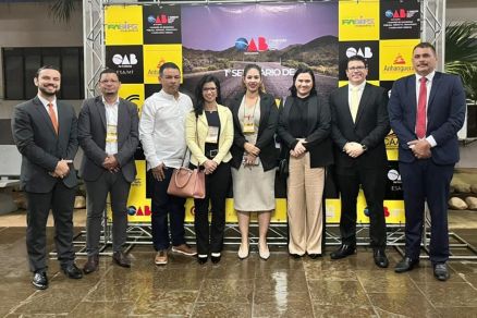 Participantes de palestra realizada na OAB de Rondon�polis 