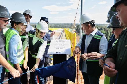 Governador inaugura ponte ferroviria em Rondonpolis