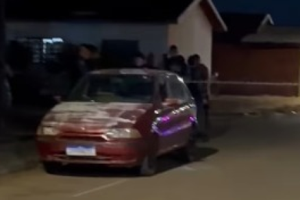Ele estava dentro do carro quando os disparos foram efetuados 