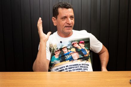 O caminhoneiro Regivaldo Batista Cardoso, de 47 anos, que perdeu a esposa e as trs filhas
