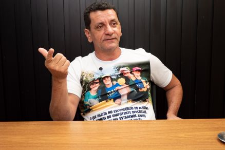 O caminhoneiro Regivaldo Batista Cardoso, de 47 anos, que perdeu a esposa e as trs filhas