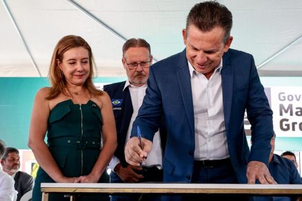 O governador Mauro Mendes e a prefeita de Várzea Grande, Flavia Moretti