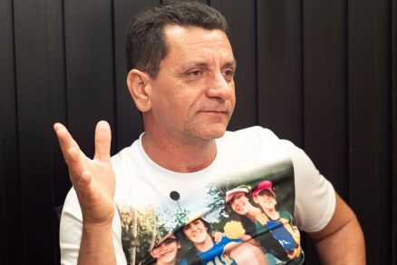 O caminhoneiro Regivaldo Batista Cardoso, que perdeu a esposa e as tr�s filhas